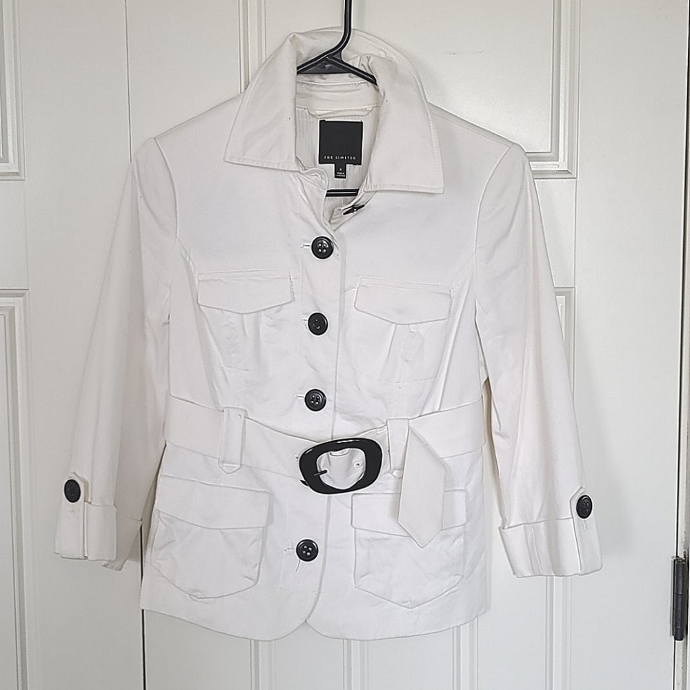 8/10 THE LIMITED JACKET